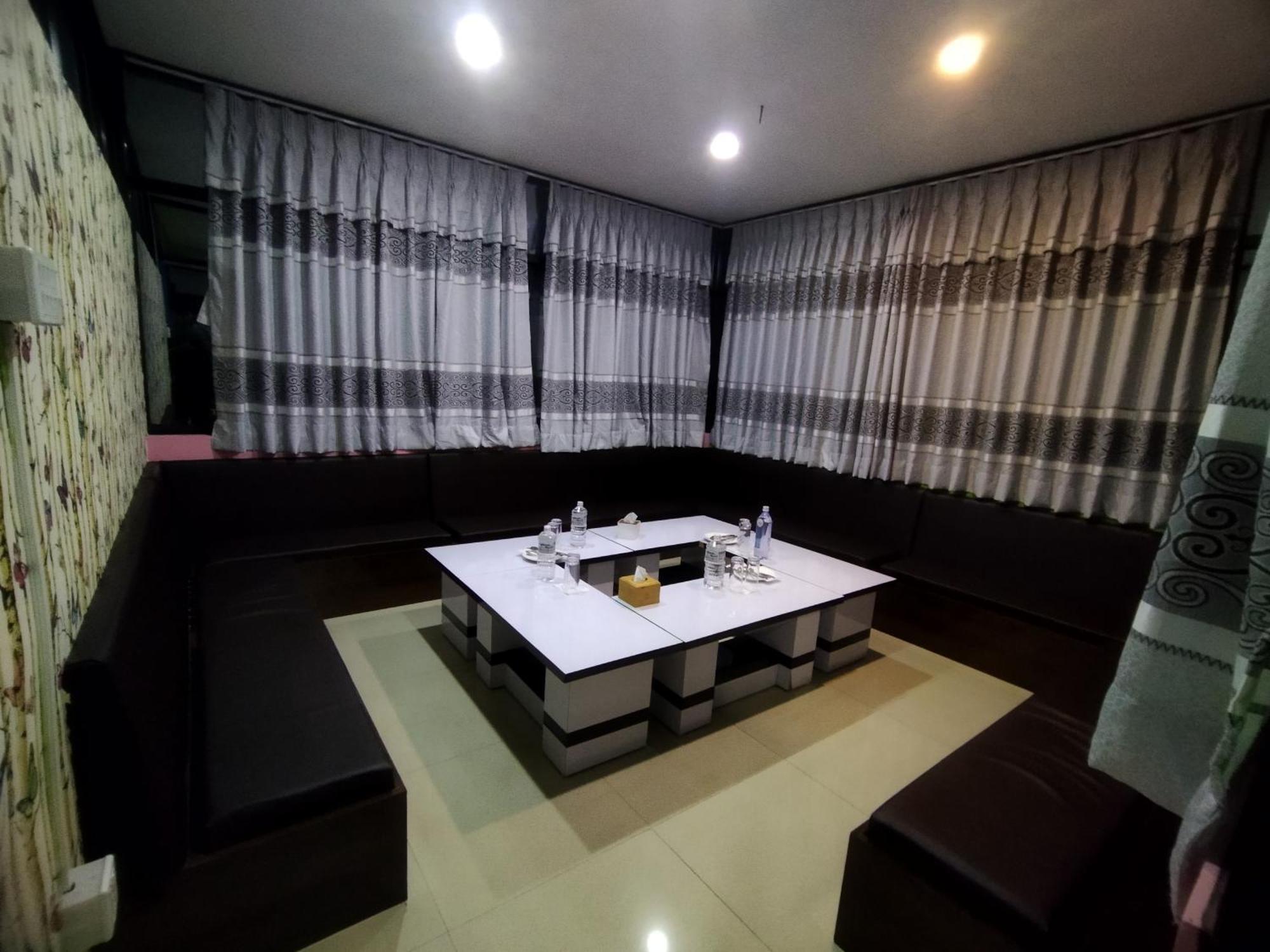 Chareli Resort Nagarkot Eksteriør billede